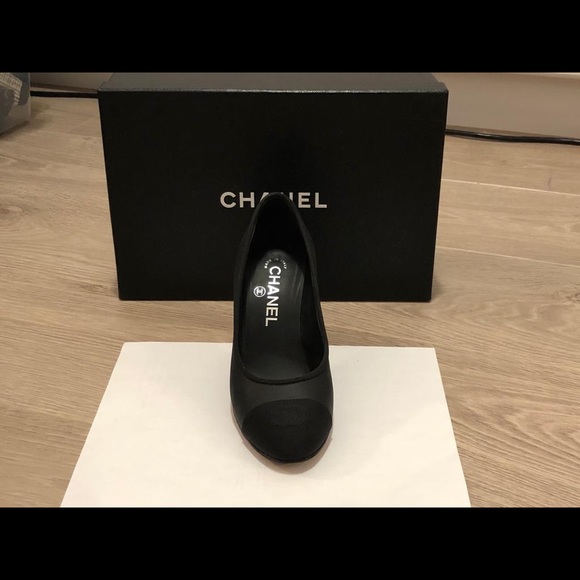 Final Price ❤️Authentic Chanel Pumps❤️ (Only available until Nov 15) - Picture 8 of 14